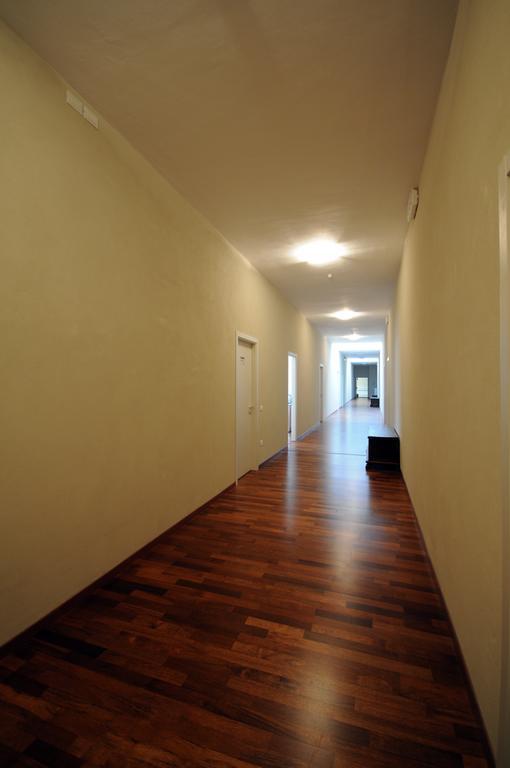 Guest House Domus Urbino Luaran gambar